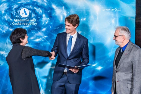 Gerrit Angst awarded the Lumina quaeruntur premium. He will start a new research team