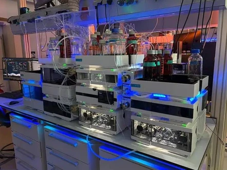 Advanced equipment for self-driving analytical AI laboratory