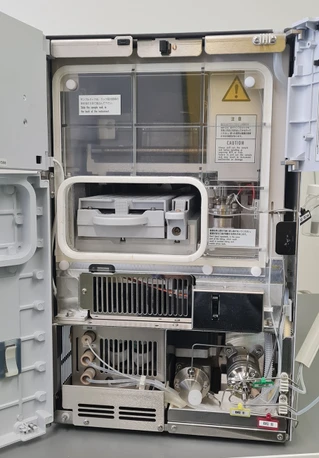 Shimadzu SIL-30AC HPLC autosampler (Refurbished)