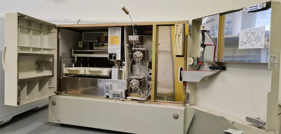Shimadzu SIL HT HPLC autosampler (Refurbished)