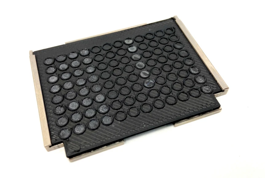 TriLab: AffiPro/BIOCEV - MALDI-TOF chip for affinity chromatography