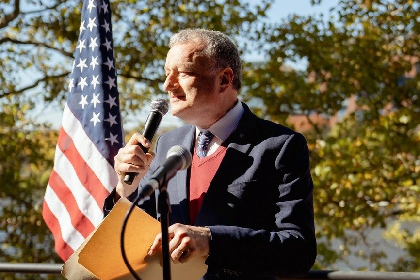 ÚOCHB - ÚOCHB se rozšiřuje za oceán, otevřel pobočku v americkém Bostonu - Ředitel ÚOCHB, prof. Jan Konvalinka.jpg